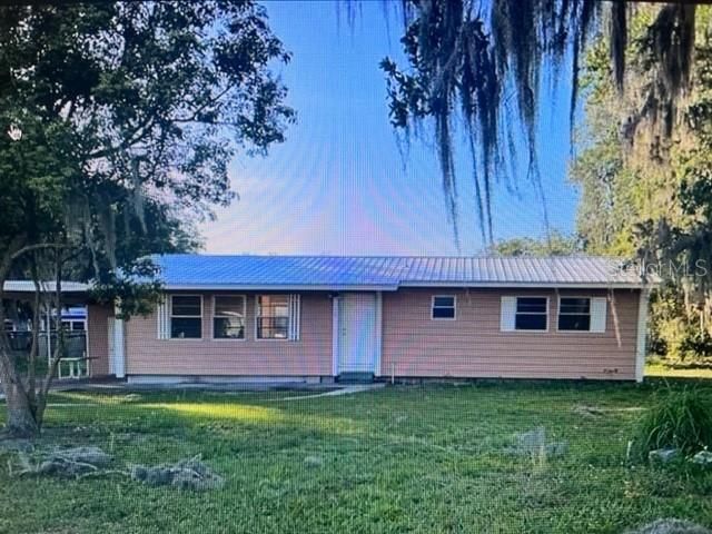 Recently Sold: $161,000 (3 beds, 1 baths, 1104 Square Feet)