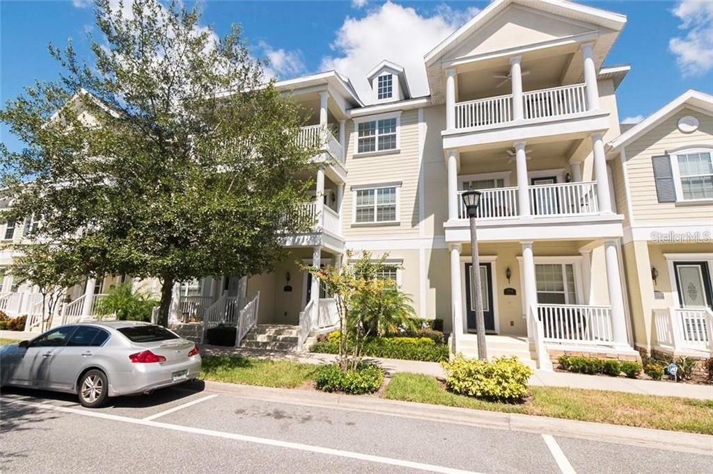 最近售出: $400,000 (3 贝兹, 4 浴室, 1844 平方英尺)