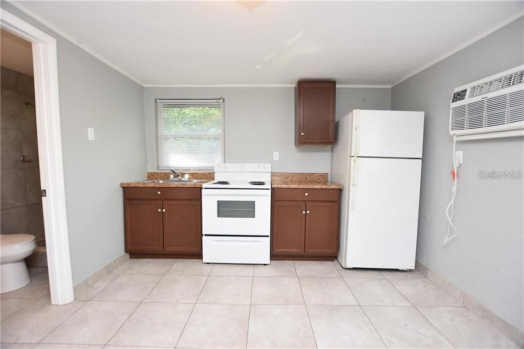 Recently Rented: $699 (0 beds, 1 baths, 300 Square Feet)