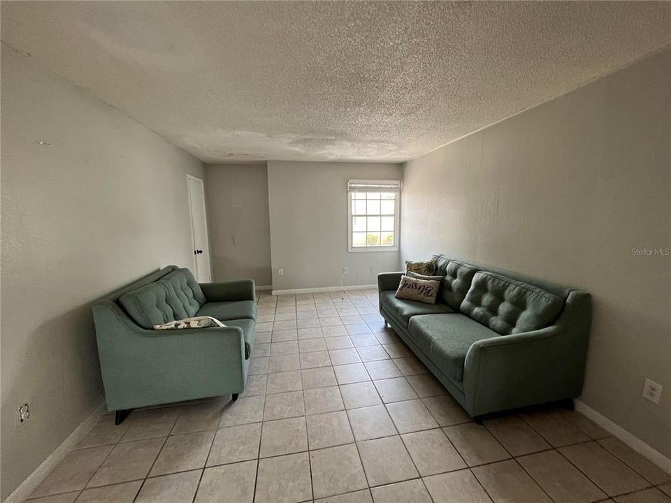 Recently Rented: $1,150 (1 beds, 1 baths, 780 Square Feet)