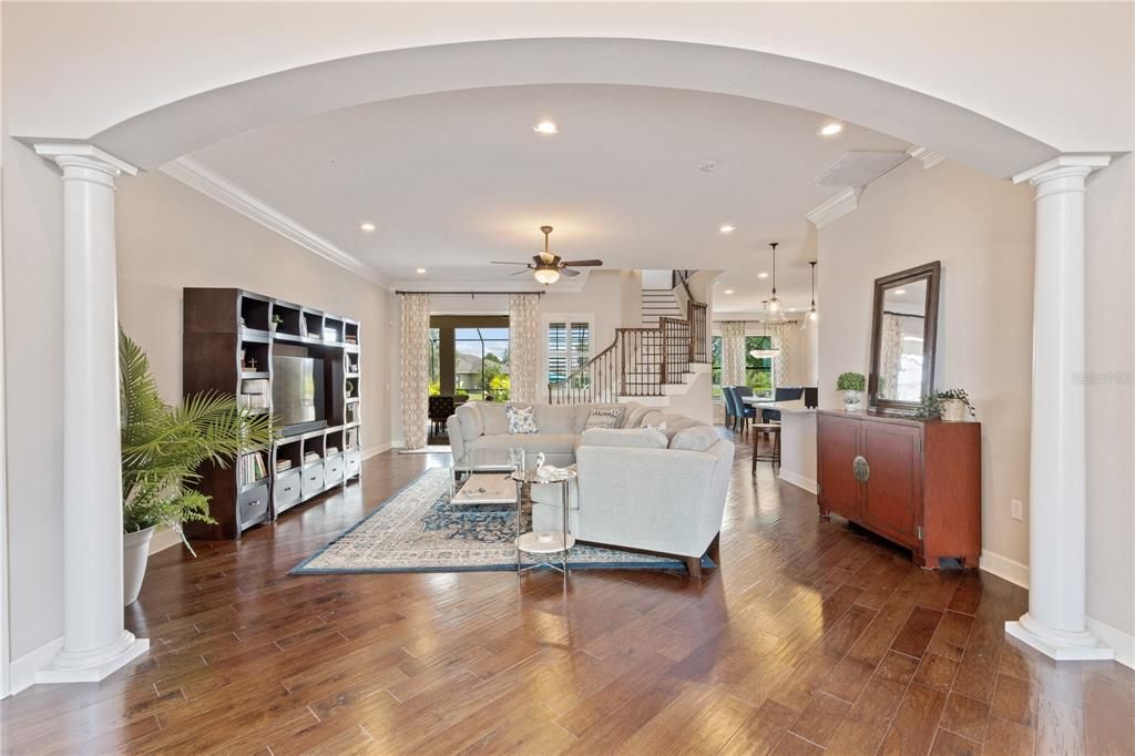 Recently Sold: $949,000 (5 beds, 4 baths, 4234 Square Feet)