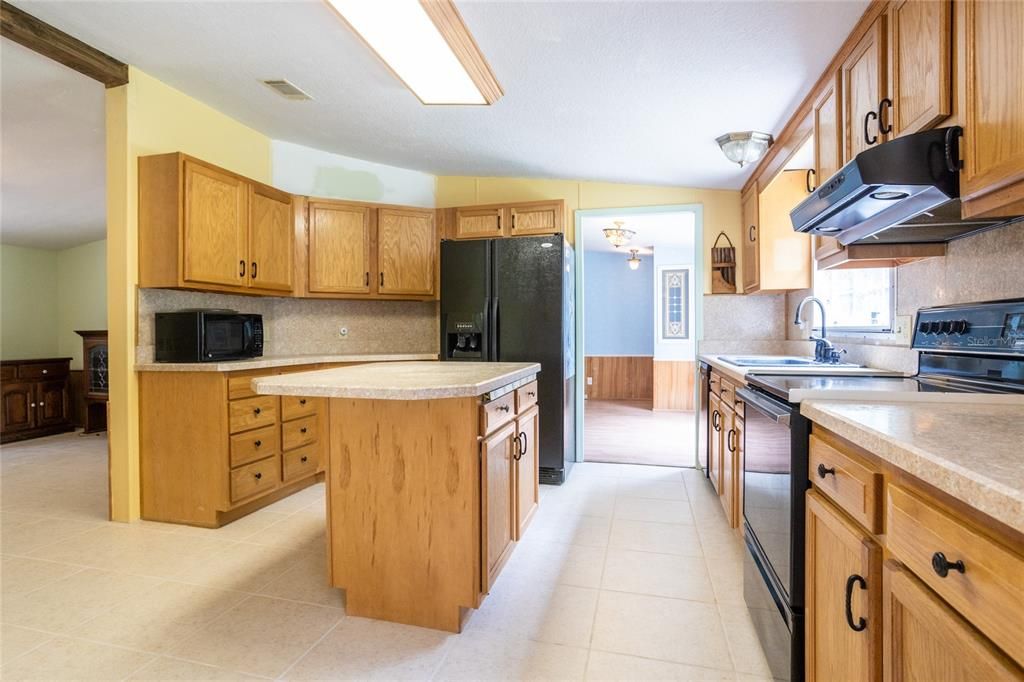 Recently Sold: $250,000 (3 beds, 2 baths, 1782 Square Feet)
