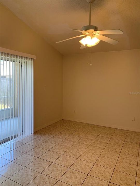 Recently Rented: $2,200 (3 beds, 2 baths, 1632 Square Feet)