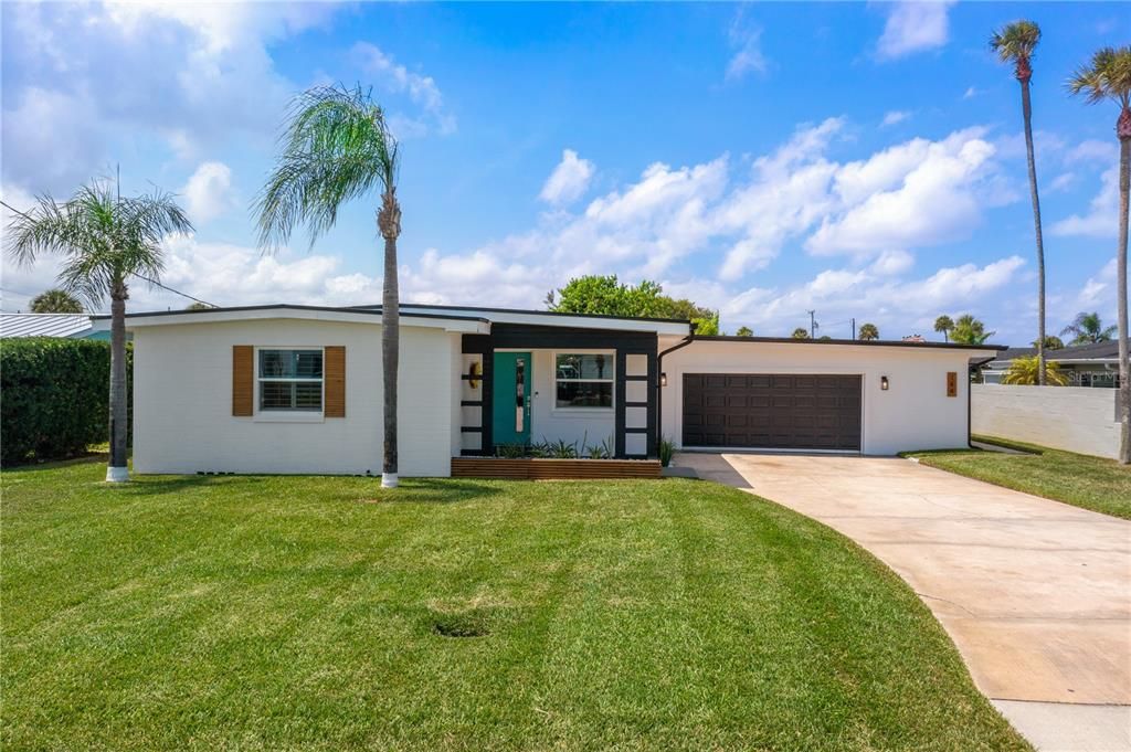 Vendido Recientemente: $825,000 (4 camas, 4 baños, 2442 Pies cuadrados)