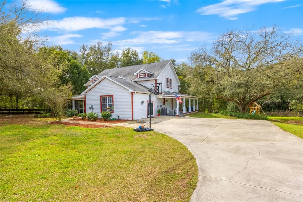 Recently Sold: $769,000 (5 beds, 3 baths, 3344 Square Feet)