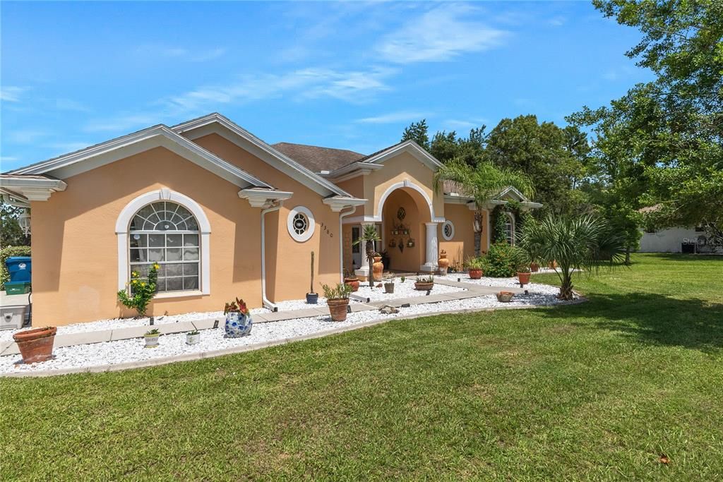 Recently Sold: $675,000 (4 beds, 3 baths, 2476 Square Feet)
