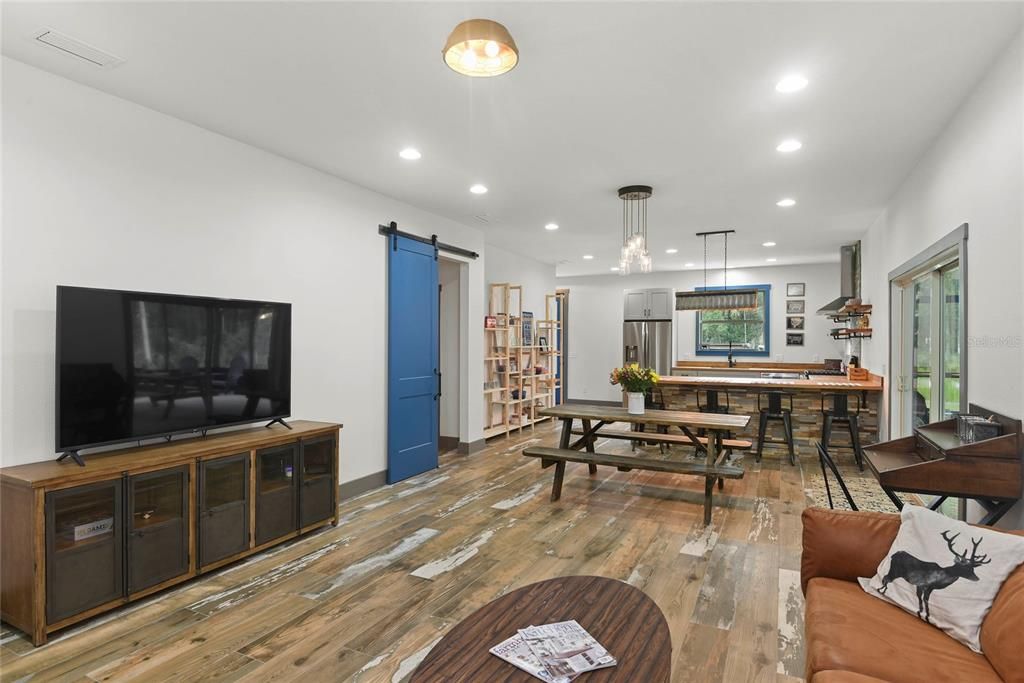 Recently Sold: $775,000 (3 beds, 2 baths, 1760 Square Feet)