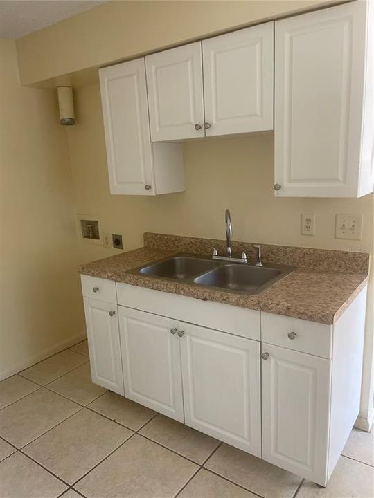 Recently Rented: $1,150 (2 beds, 1 baths, 740 Square Feet)