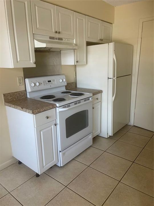 Recently Rented: $1,150 (2 beds, 1 baths, 740 Square Feet)