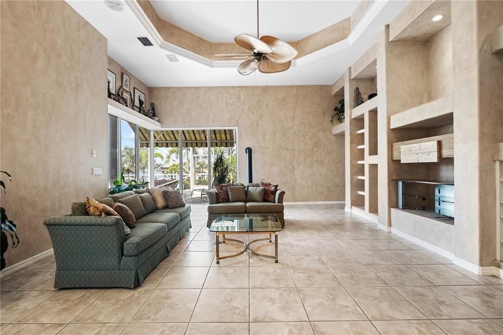 Recently Sold: $1,190,000 (3 beds, 2 baths, 3092 Square Feet)