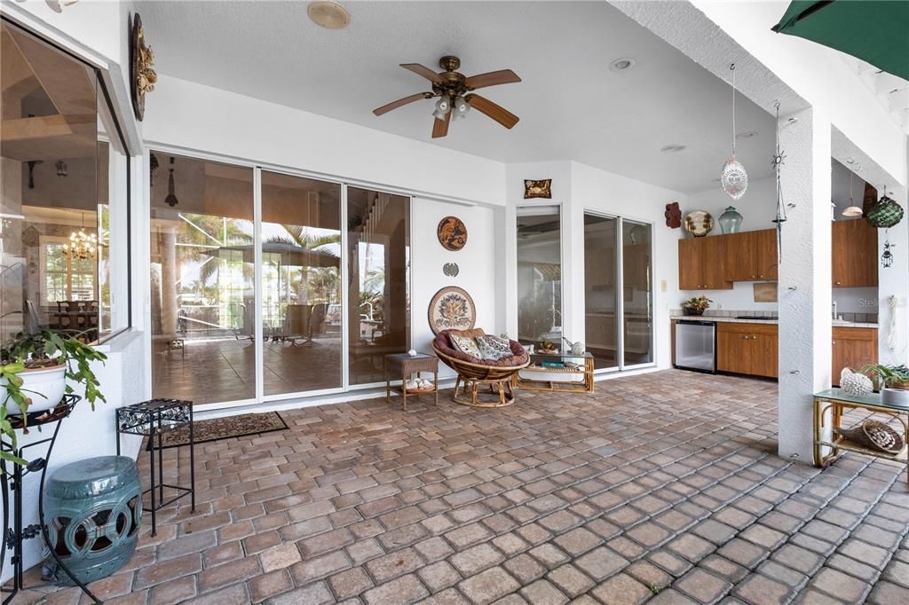 Recently Sold: $1,190,000 (3 beds, 2 baths, 3092 Square Feet)