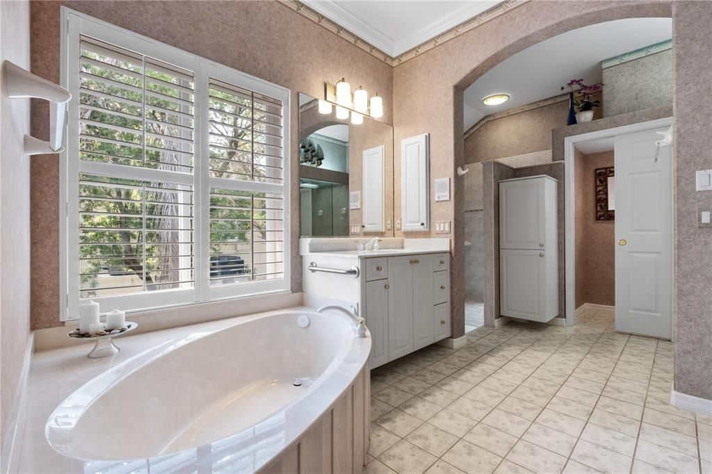 Recently Sold: $1,190,000 (3 beds, 2 baths, 3092 Square Feet)