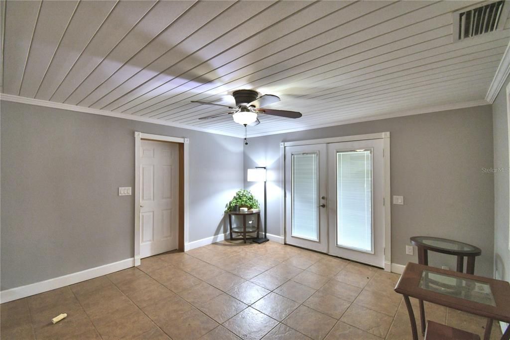 Recently Sold: $255,000 (3 beds, 2 baths, 1806 Square Feet)