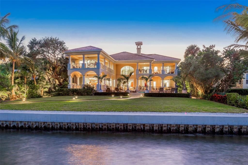 Recently Sold: $7,500,000 (5 beds, 6 baths, 6572 Square Feet)