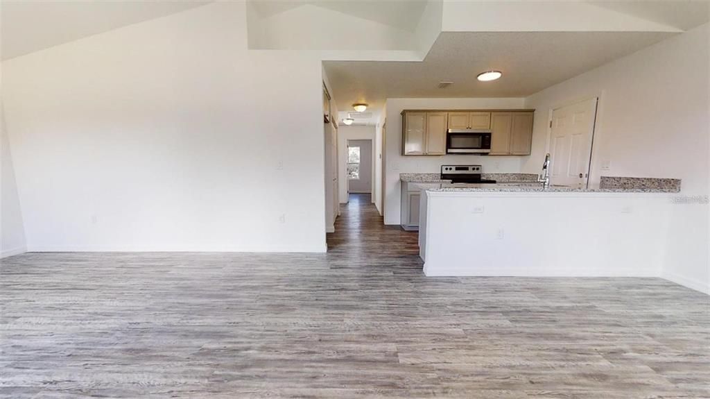 Recently Sold: $190,000 (3 beds, 2 baths, 1066 Square Feet)