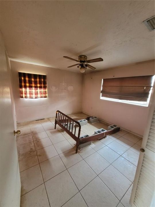 Recently Sold: $85,000 (2 beds, 1 baths, 1056 Square Feet)