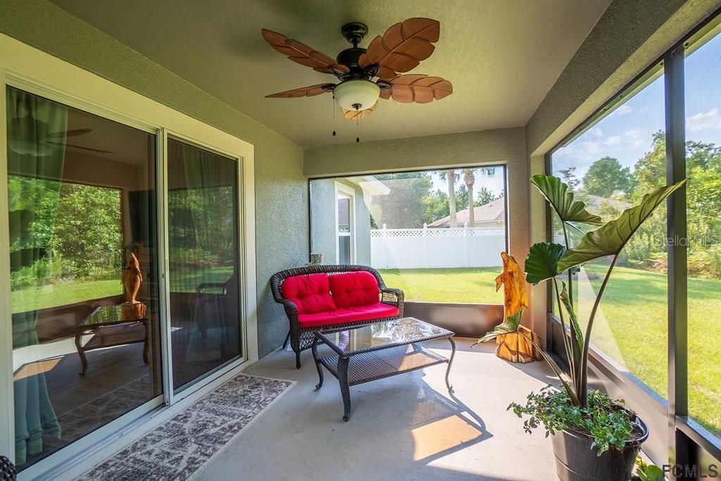 Recently Sold: $375,000 (3 beds, 2 baths, 1637 Square Feet)