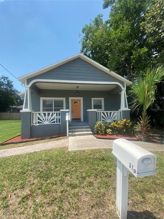 Recently Rented: $2,600 (3 beds, 2 baths, 1200 Square Feet)