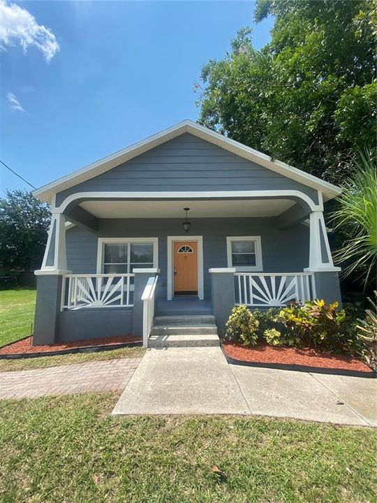 Recently Rented: $2,600 (3 beds, 2 baths, 1200 Square Feet)