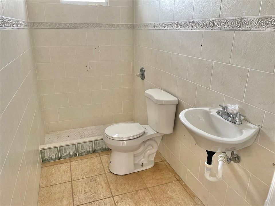 Vendido Recientemente: $220,000 (4 camas, 2 baños, 1700 Pies cuadrados)