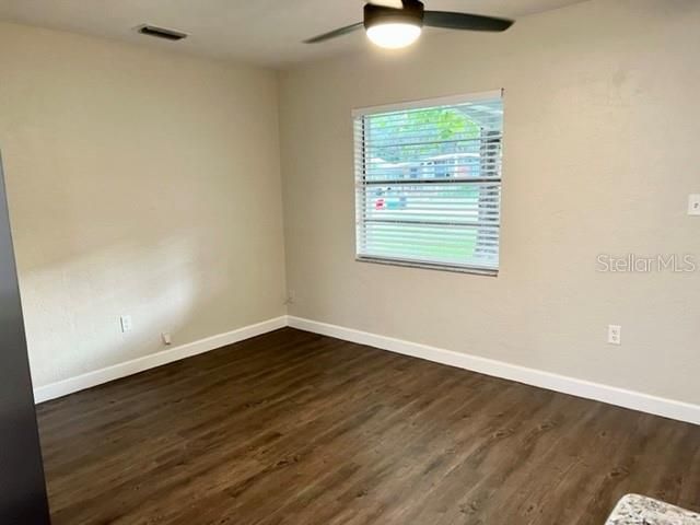 Recently Sold: $154,900 (2 beds, 1 baths, 720 Square Feet)