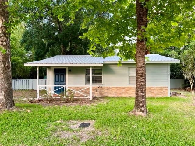 Recently Sold: $154,900 (2 beds, 1 baths, 720 Square Feet)