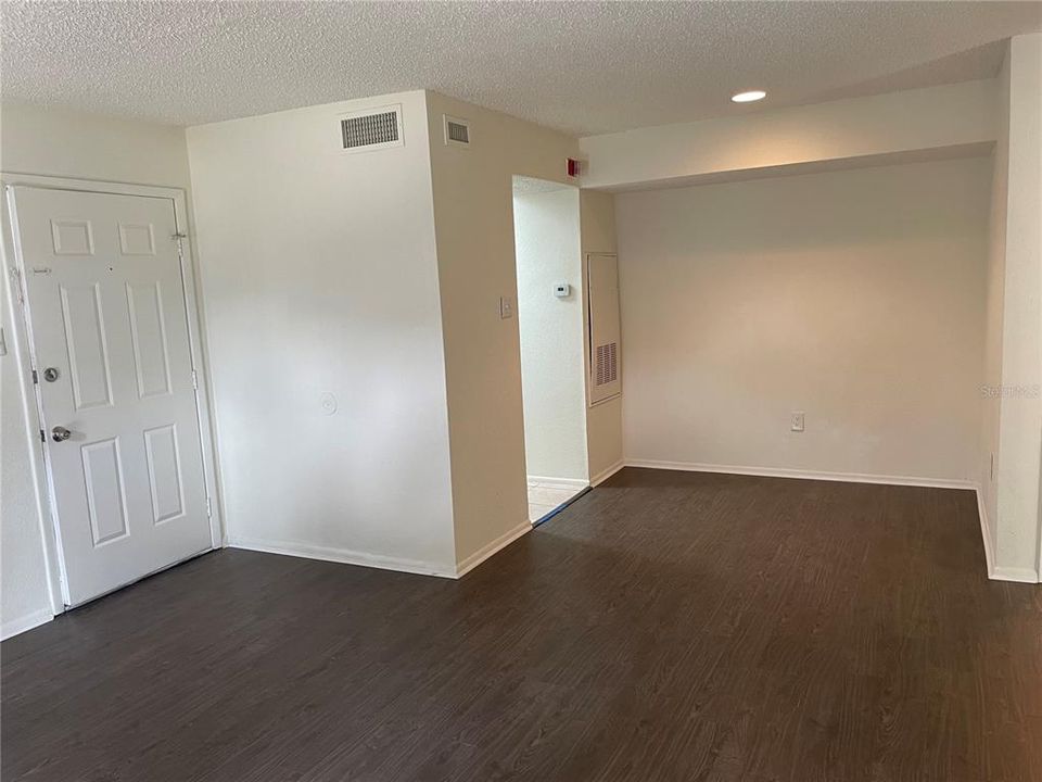Recently Rented: $1,200 (1 beds, 1 baths, 645 Square Feet)