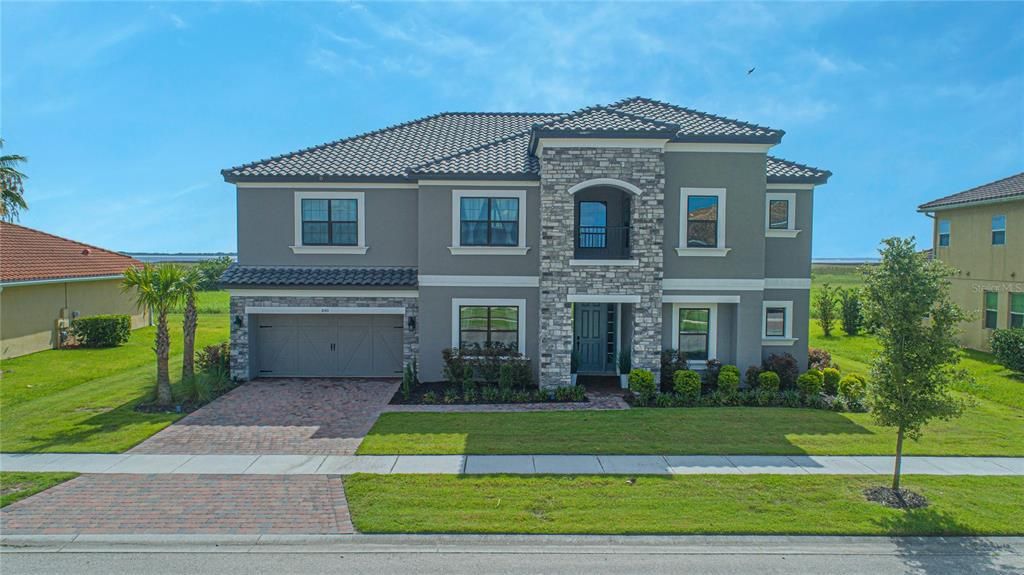 Recently Sold: $949,999 (5 beds, 3 baths, 4269 Square Feet)