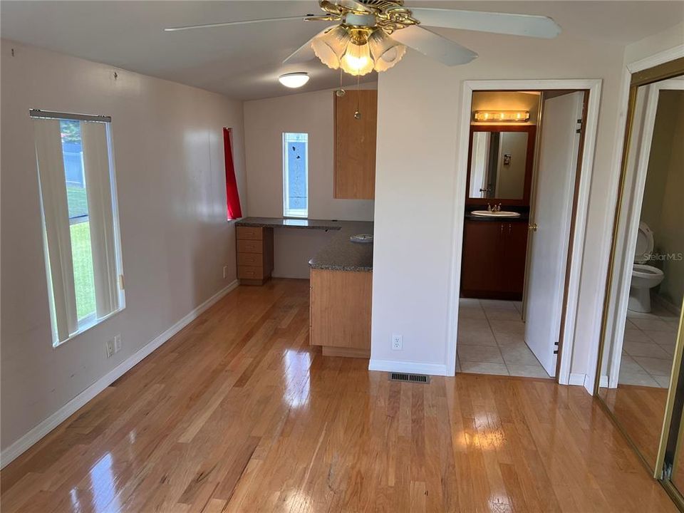 Recently Sold: $155,000 (2 beds, 2 baths, 910 Square Feet)
