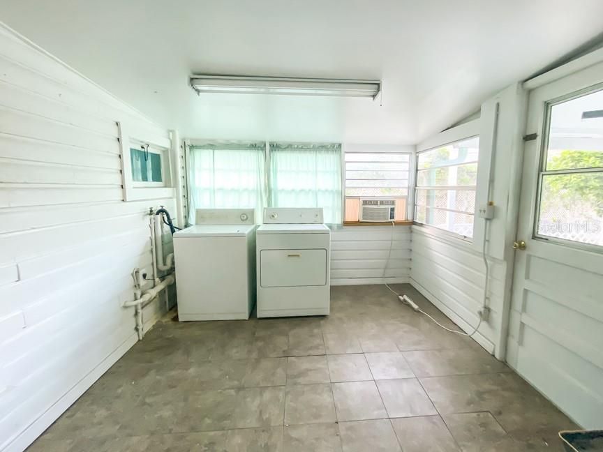 Recently Rented: $1,790 (3 beds, 2 baths, 1980 Square Feet)