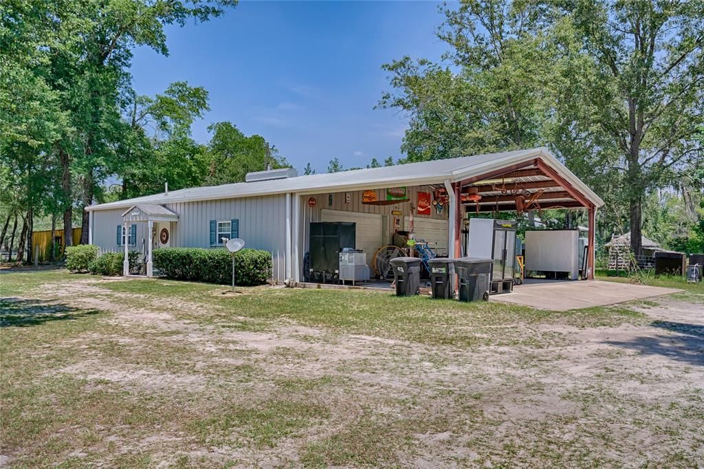 Recently Sold: $435,000 (3 beds, 2 baths, 1903 Square Feet)