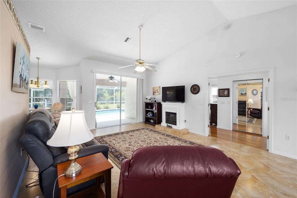Recently Sold: $550,000 (3 beds, 2 baths, 1857 Square Feet)