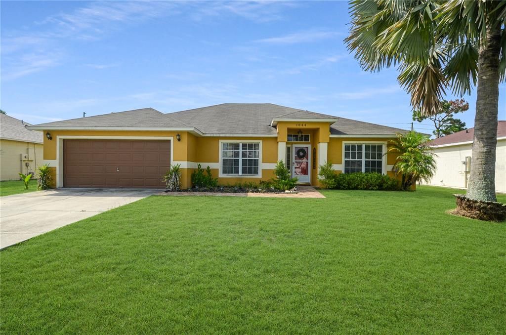 Recently Sold: $410,000 (4 beds, 2 baths, 2207 Square Feet)