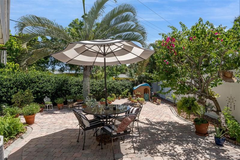 Recently Sold: $520,000 (4 beds, 0 baths, 848 Square Feet)