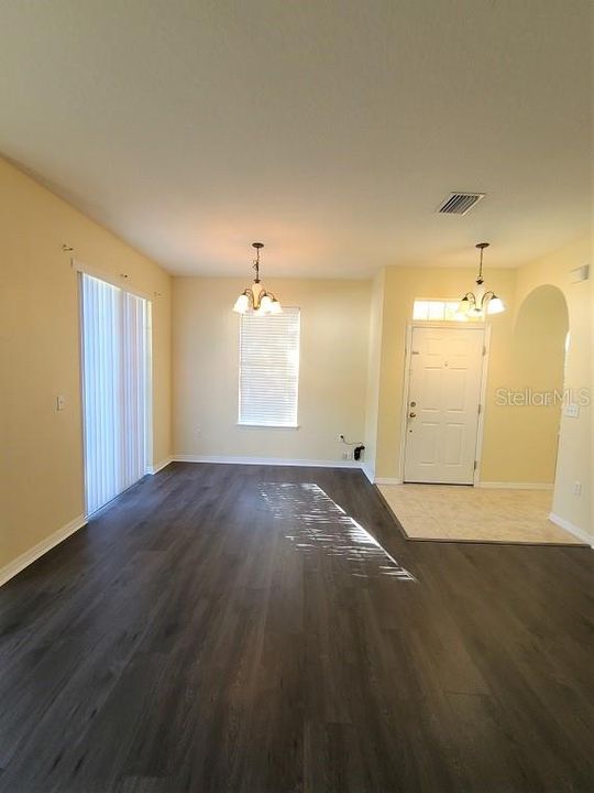 Recently Rented: $1,850 (3 beds, 2 baths, 1513 Square Feet)