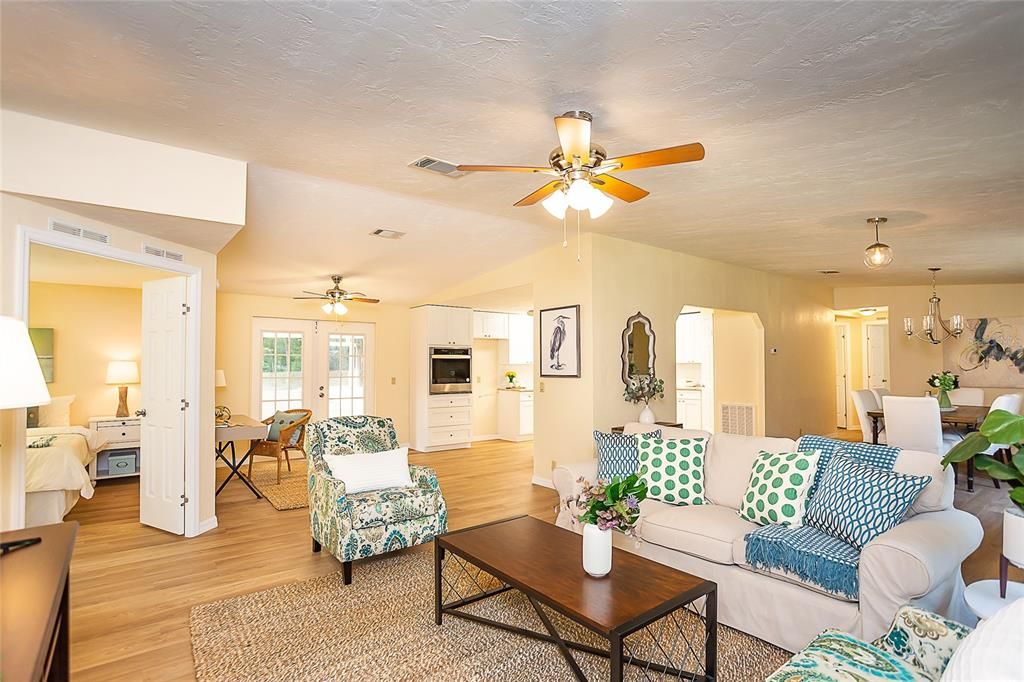 Recently Sold: $299,500 (3 beds, 2 baths, 1792 Square Feet)