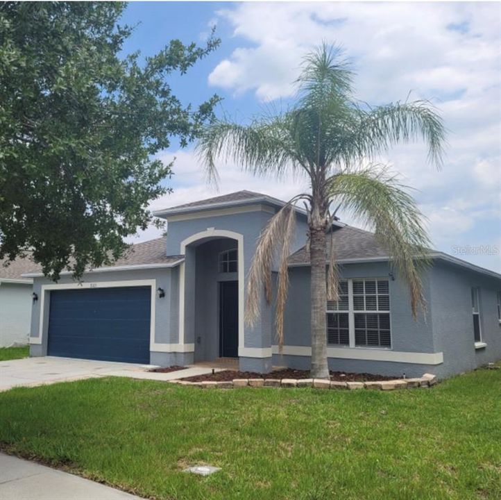 Recently Sold: $375,500 (4 beds, 2 baths, 1995 Square Feet)