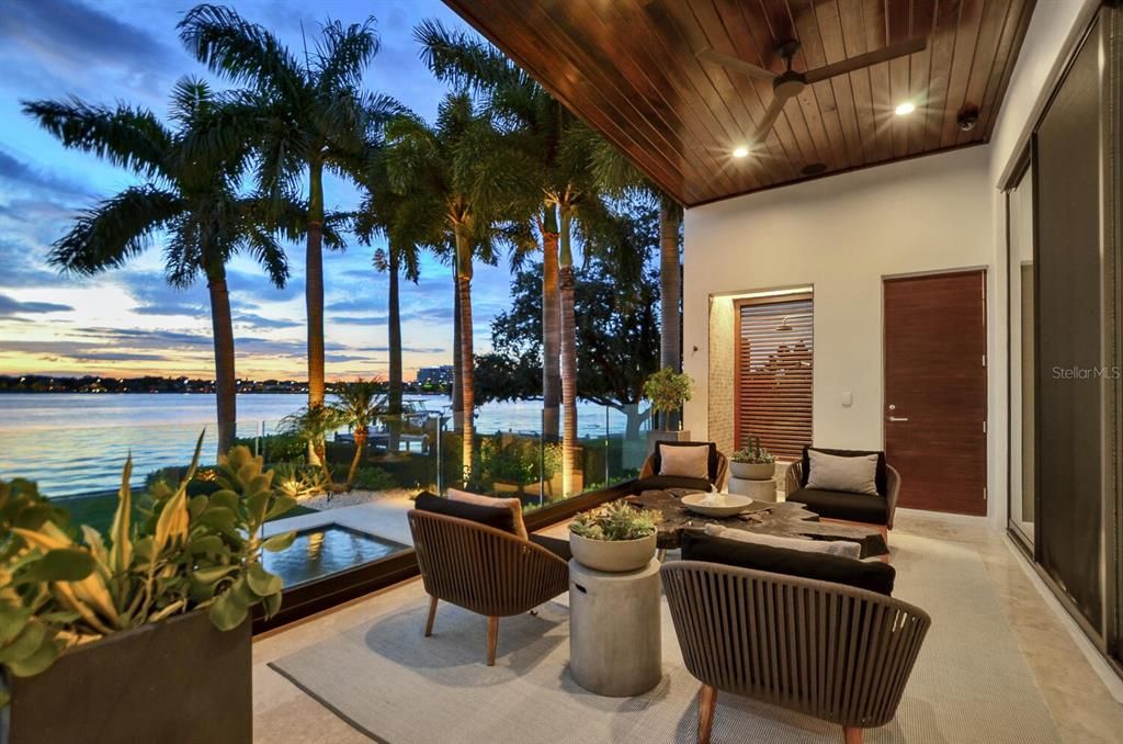 Недавно продано: $12,995,000 (6 спален, 7 ванн, 7367 Квадратных фут)