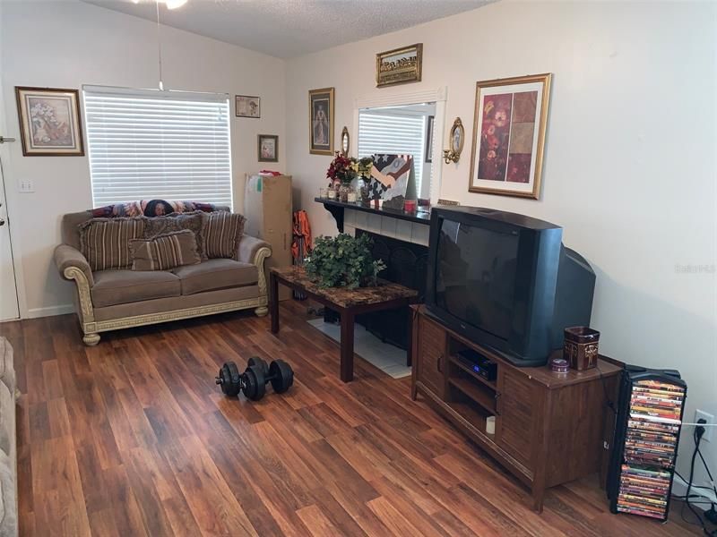 Recently Sold: $177,000 (2 beds, 2 baths, 912 Square Feet)