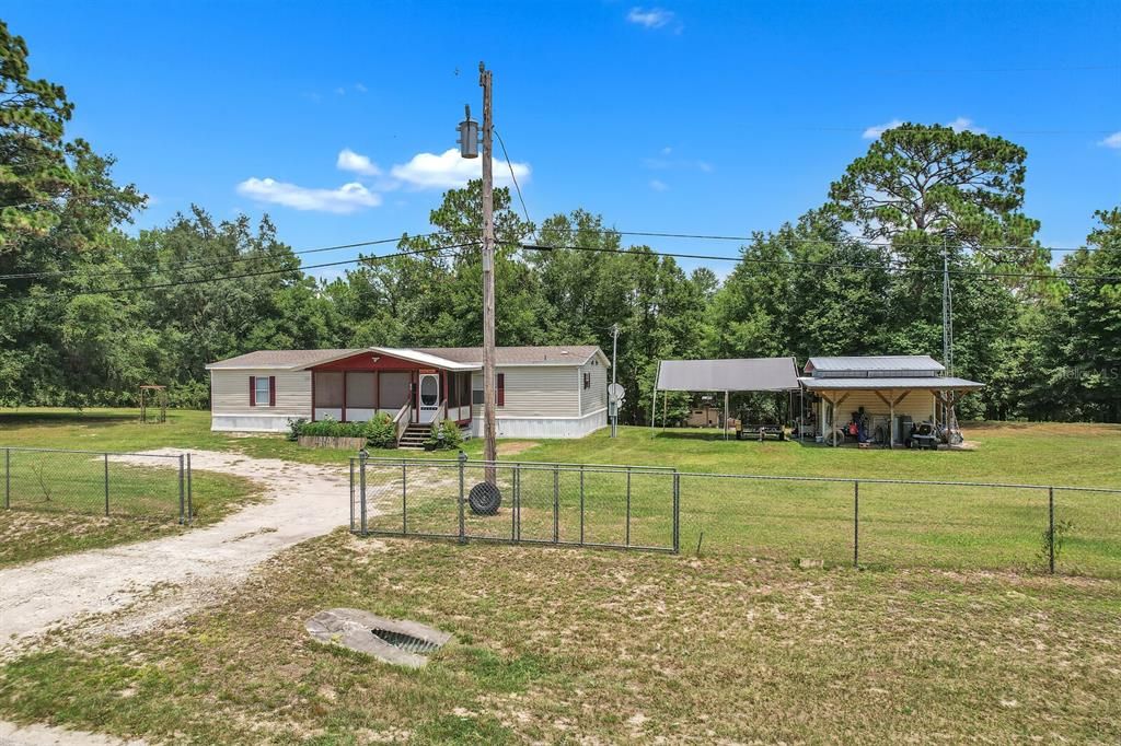 Recently Sold: $260,000 (3 beds, 3 baths, 1620 Square Feet)