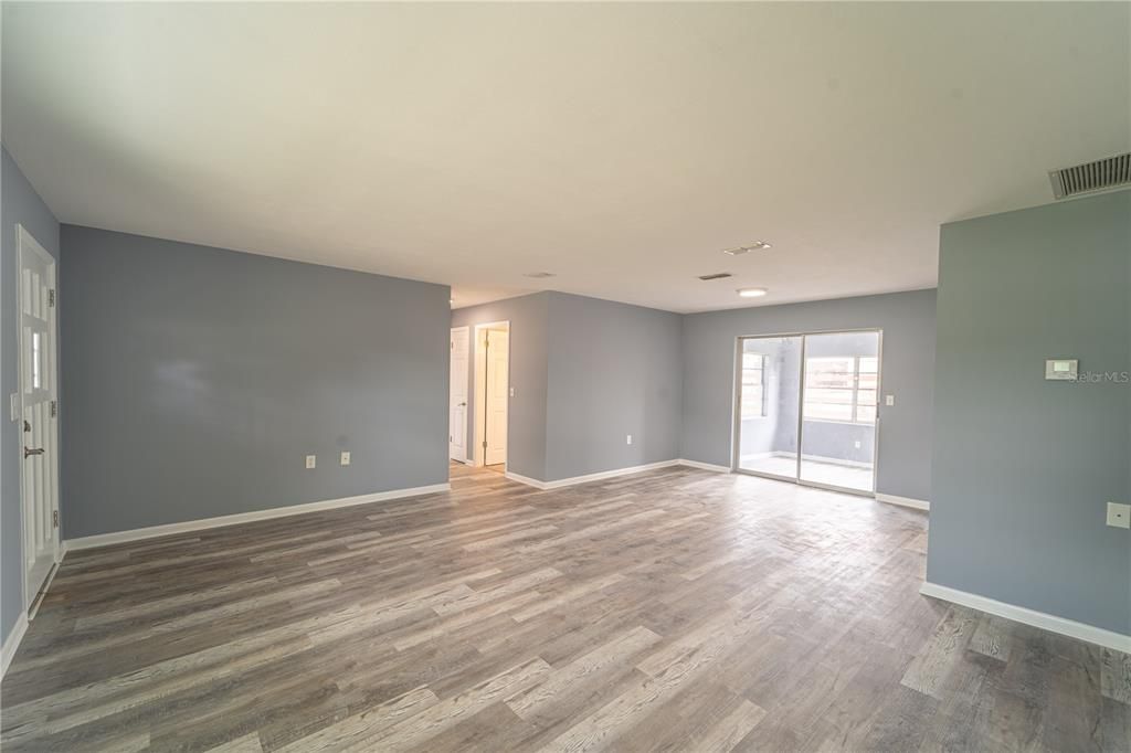 Recently Rented: $1,500 (2 beds, 2 baths, 1474 Square Feet)