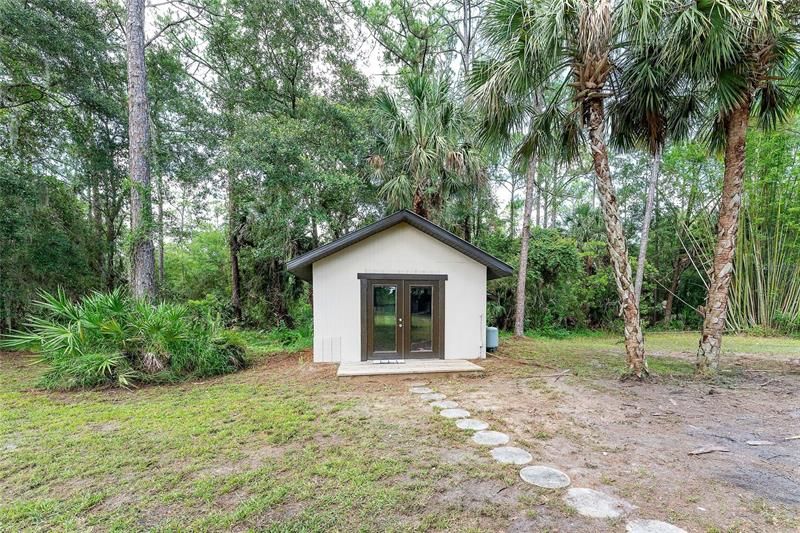 Recently Sold: $900,000 (4 beds, 3 baths, 2487 Square Feet)