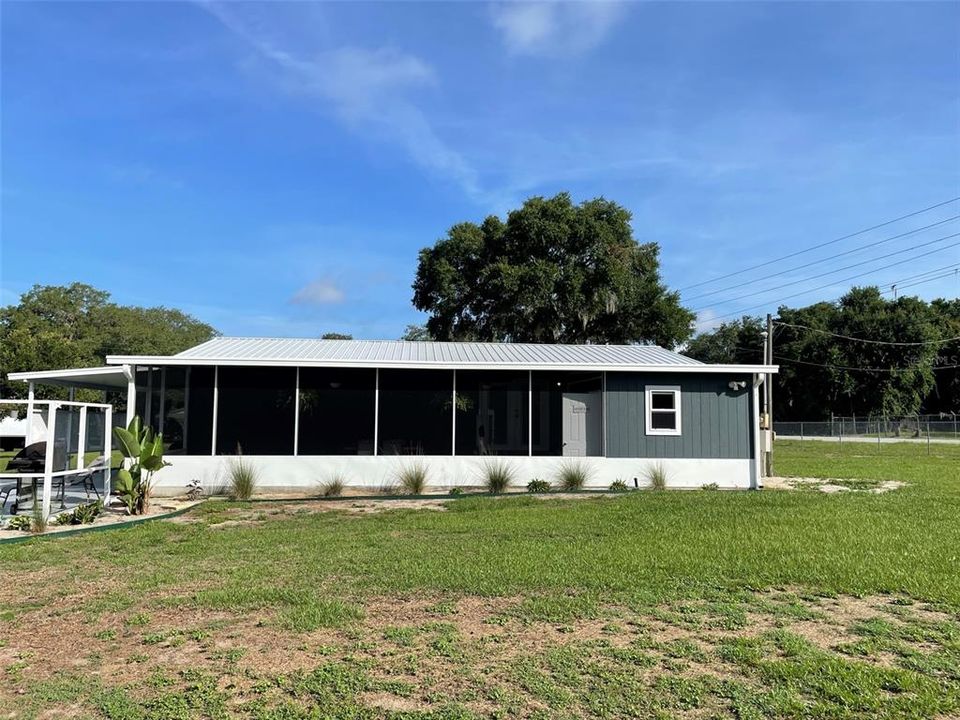Recently Sold: $225,000 (3 beds, 2 baths, 1056 Square Feet)