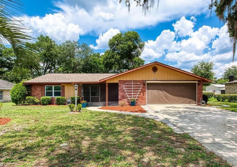 Recently Sold: $305,000 (3 beds, 2 baths, 1547 Square Feet)