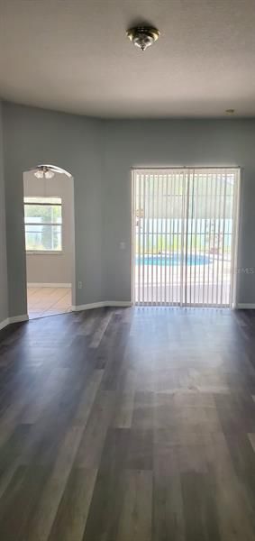 Recently Rented: $2,100 (3 beds, 2 baths, 1921 Square Feet)