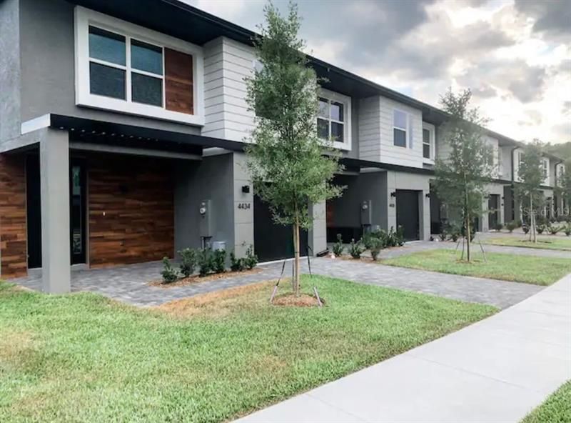Recently Sold: $448,000 (4 beds, 3 baths, 1752 Square Feet)