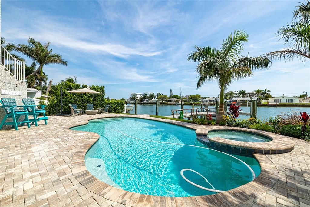 Recently Sold: $3,199,999 (5 beds, 4 baths, 4050 Square Feet)