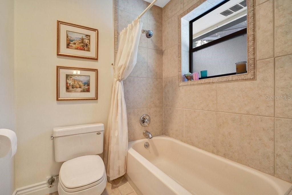 最近售出: $650,000 (3 贝兹, 2 浴室, 1925 平方英尺)