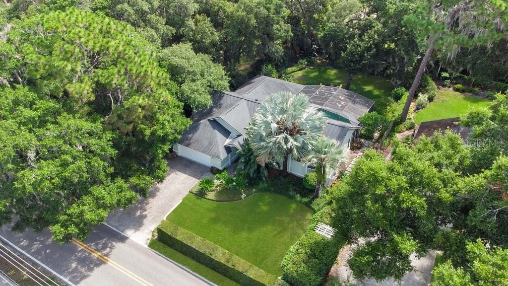 Recently Sold: $650,000 (3 beds, 2 baths, 1925 Square Feet)