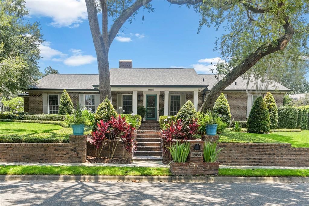 Recently Sold: $1,600,000 (4 beds, 3 baths, 3005 Square Feet)